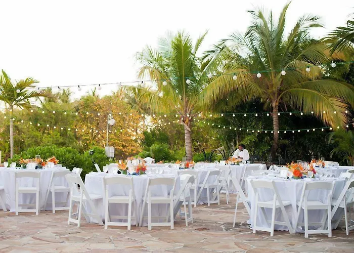 Pelican Bay Hotel